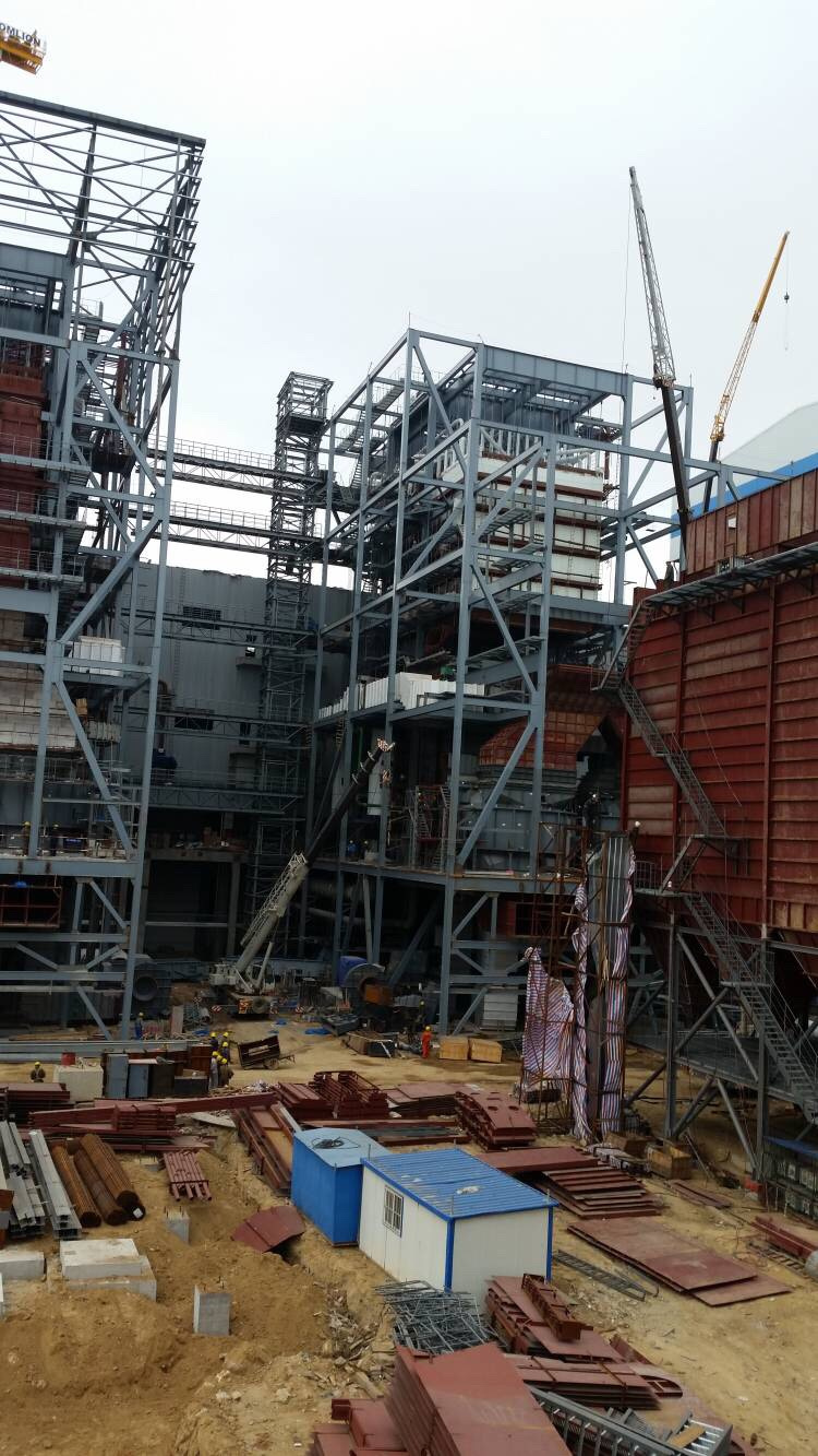 萬(wàn)華熱電現(xiàn)場(chǎng)吊裝